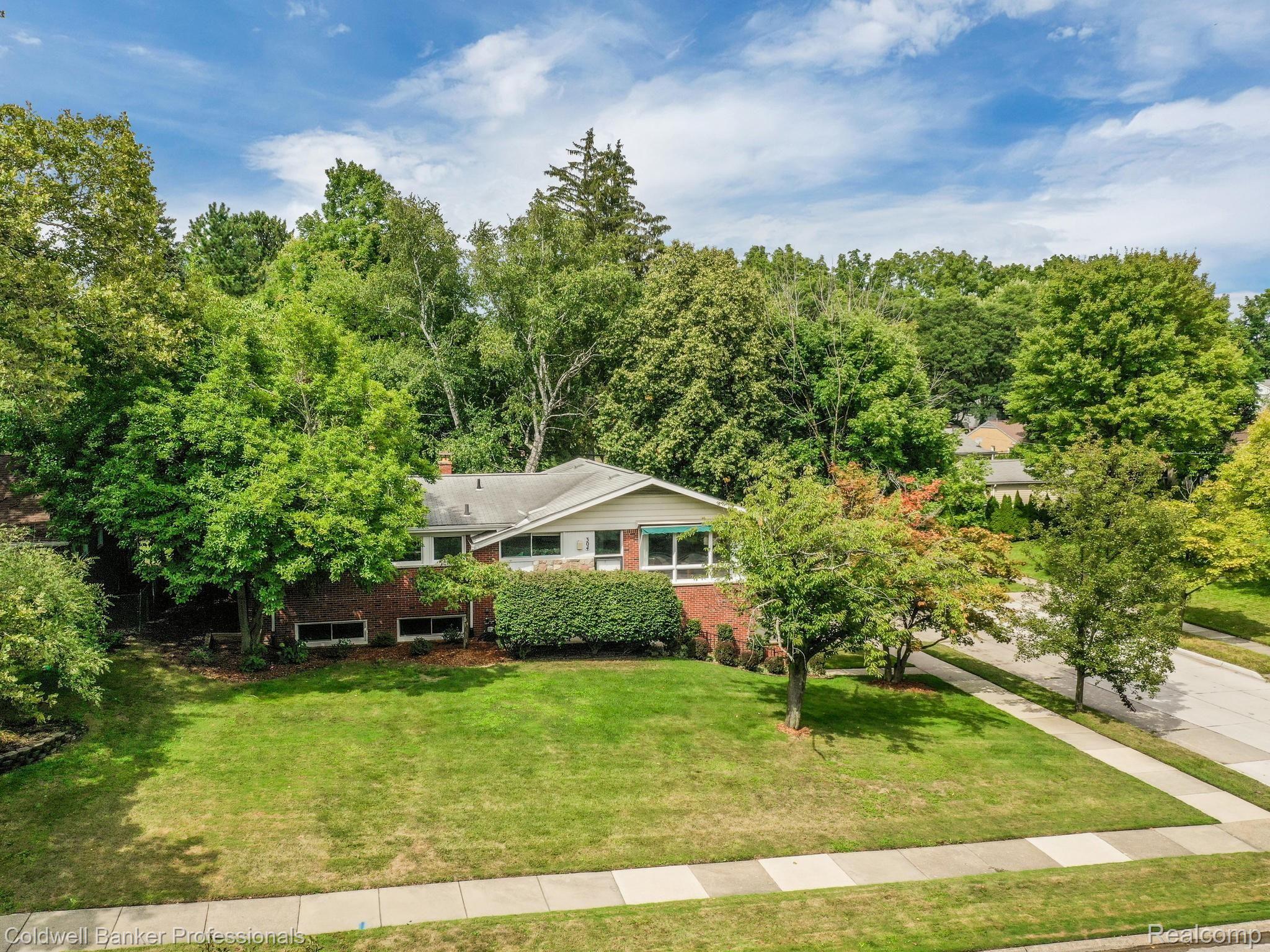 304 West Webster Road Royal Oak, MI 48073 - Photo 2 of 35 02-XL Corner Lot in desirable Royal Oak neighborhood.jpg