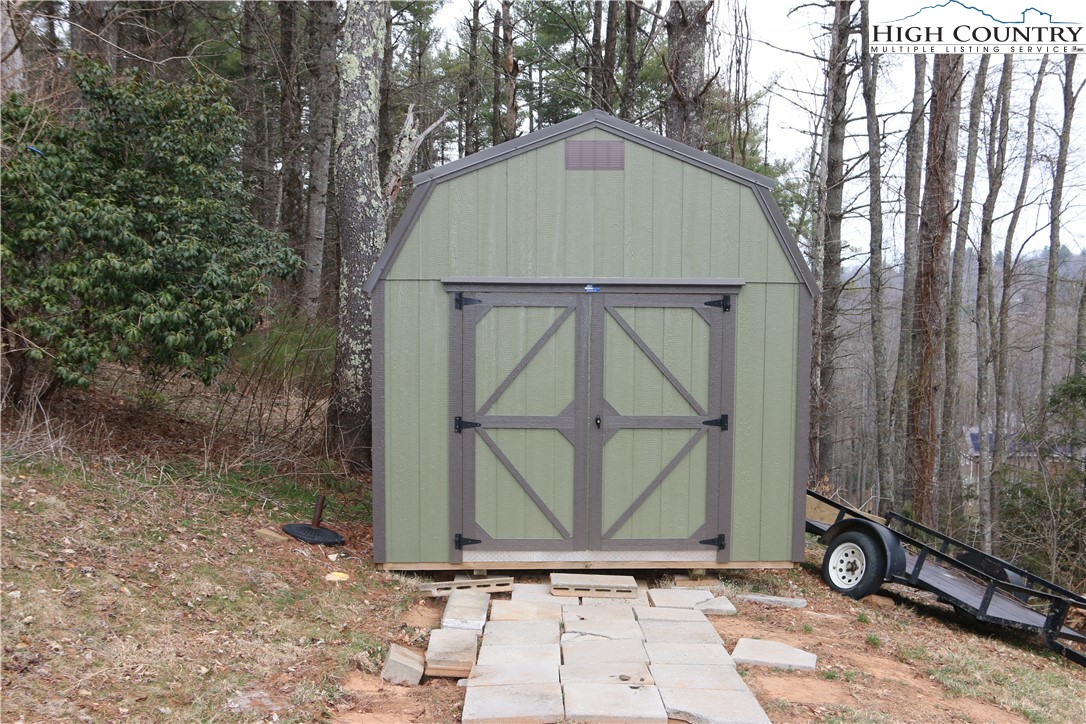 660 Rustic Road West Jefferson, NC 28694 - Photo 27 of 31 Gallery Image 27