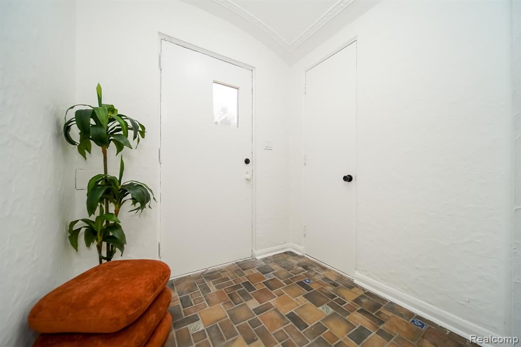 260 Cherokee Road Pontiac, MI 48341 - Photo 10 of 98 Gallery Image 10