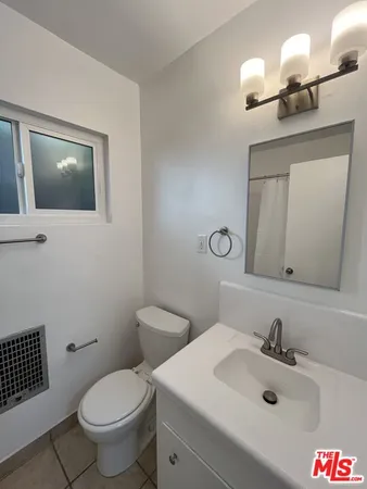 $2,300 | 4187 Arch Drive, Unit 2, Studio City, CA 91604