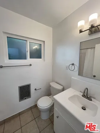 $2,300 | 4187 Arch Drive, Unit 2, Studio City, CA 91604