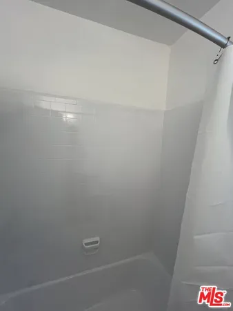 $2,300 | 4187 Arch Drive, Unit 2, Studio City, CA 91604