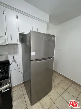 $2,300 | 4187 Arch Drive, Unit 2, Studio City, CA 91604