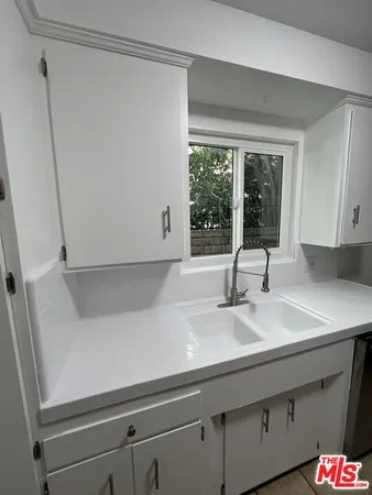 $2,300 | 4187 Arch Drive, Unit 2, Studio City, CA 91604