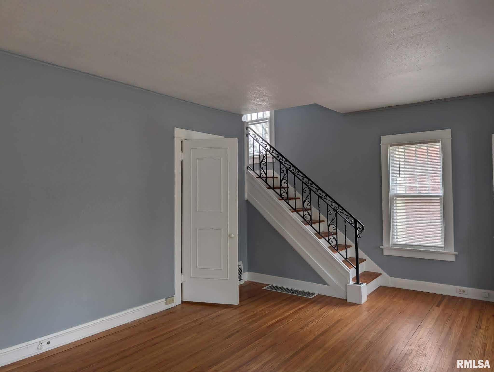 159 West Locust Street Canton, IL 61520 - Photo 6 of 25 Gallery Image 6