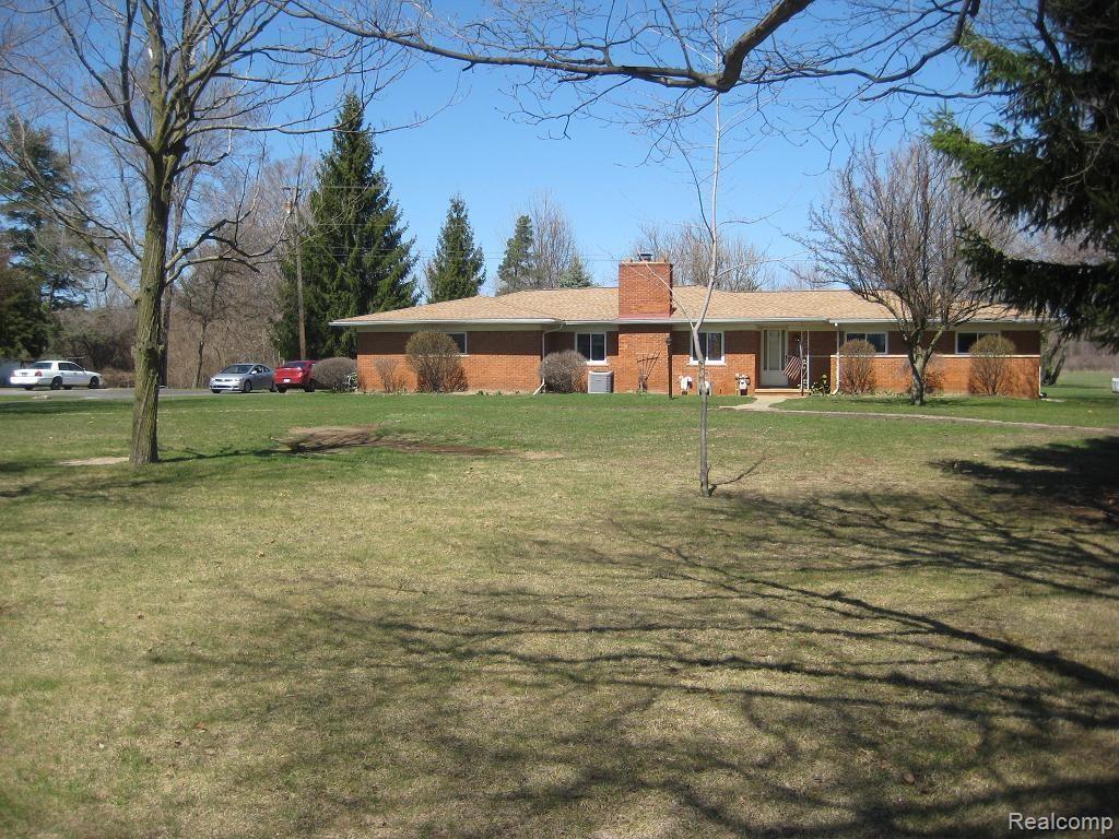 8877 32 Mile Road Romeo, MI 48065 - Photo 3 of 15 3 Back