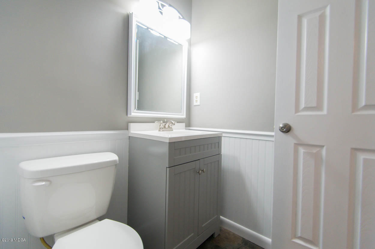408 Scarborough Road Warner Robins, GA 31093 - Photo 11 of 26 DSC_7160