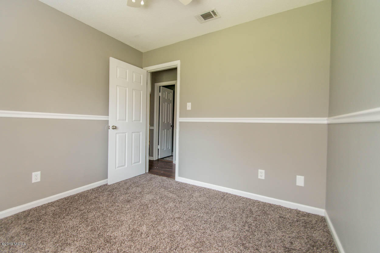 408 Scarborough Road Warner Robins, GA 31093 - Photo 16 of 26 DSC_7155