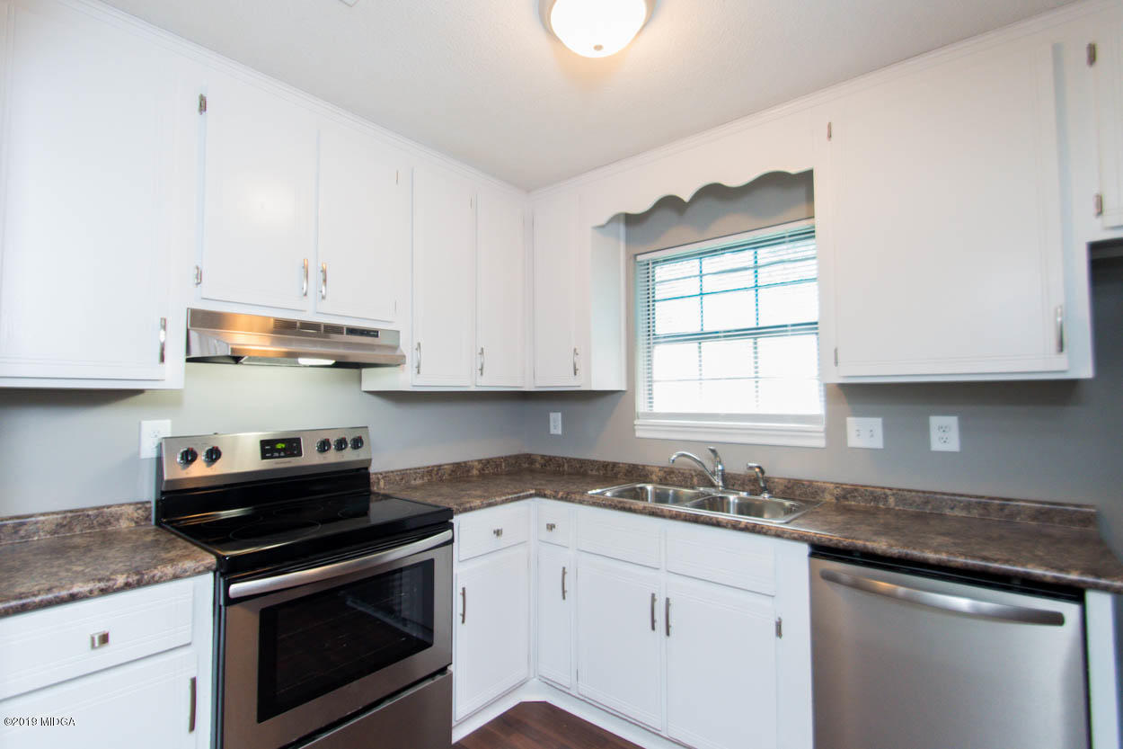 408 Scarborough Road Warner Robins, GA 31093 - Photo 6 of 26 DSC_7134