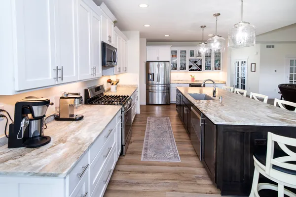 $972,500 | 638 Red Oak Drive, Summit, WI 53066