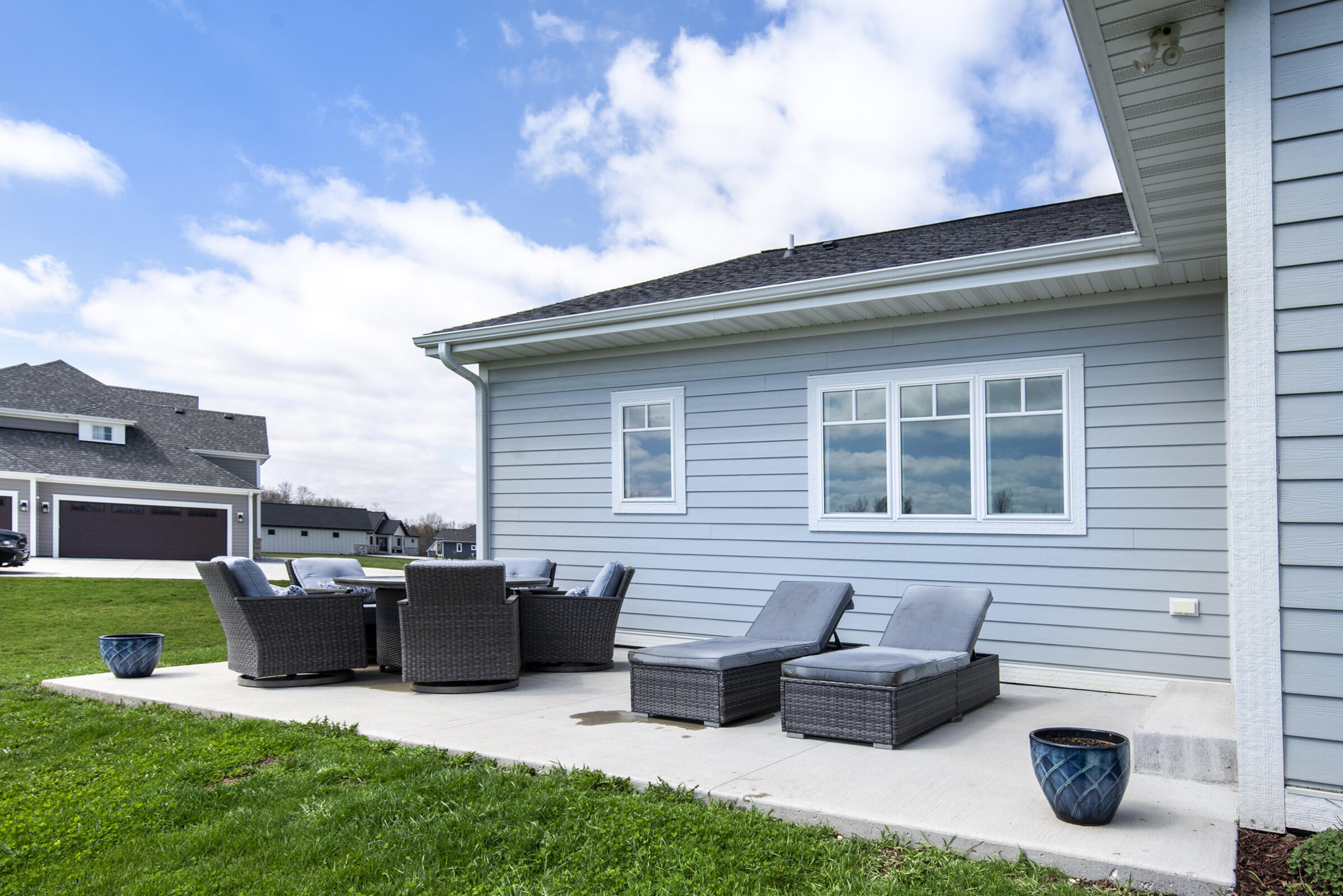 638 Red Oak Drive Summit, WI 53066 - Photo 9 of 49 Anlge View of Pation