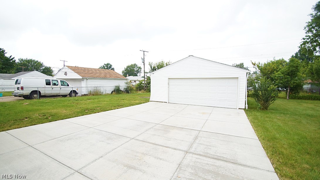 30309 Vineyard Road Willowick, OH 44095 - Photo 9 of 13