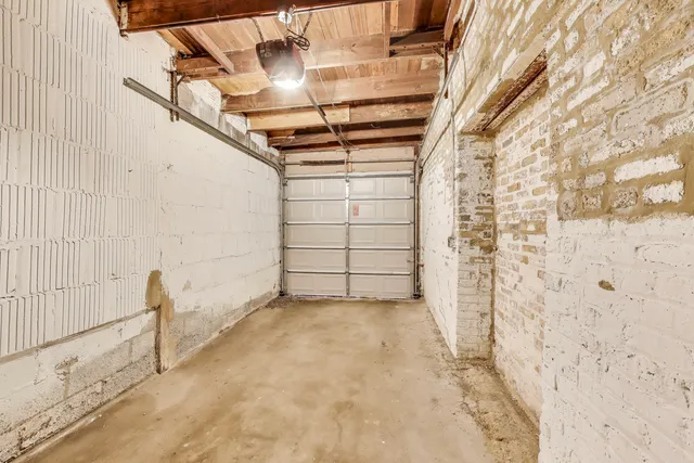 a view of a livingroom with furniture and furniture