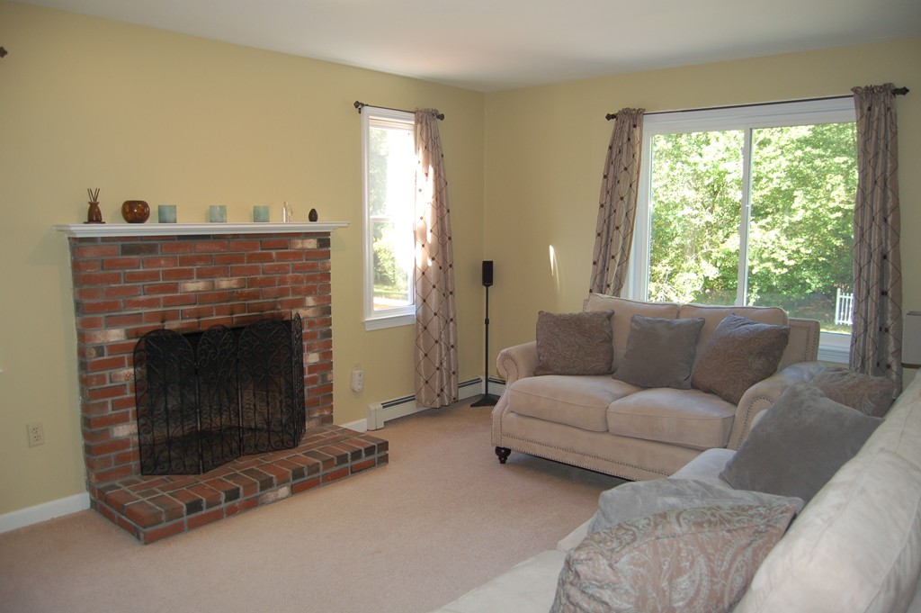 17 Riverside Road Franklin, MA 02038 - Photo 11 of 30 Gallery Image 11