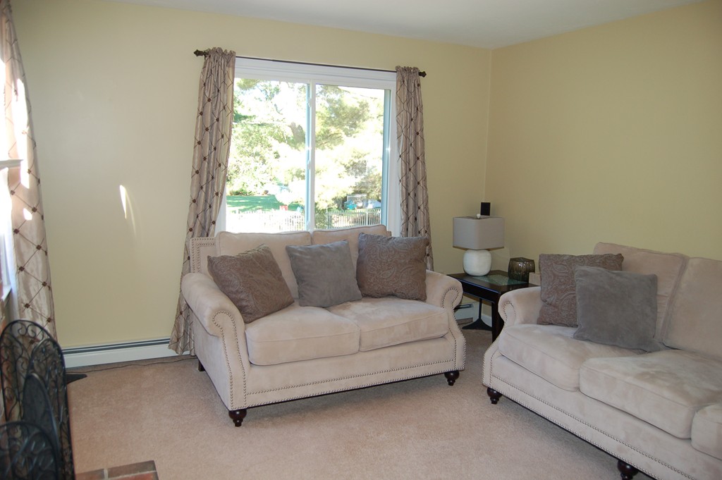 17 Riverside Road Franklin, MA 02038 - Photo 12 of 30 Gallery Image 12