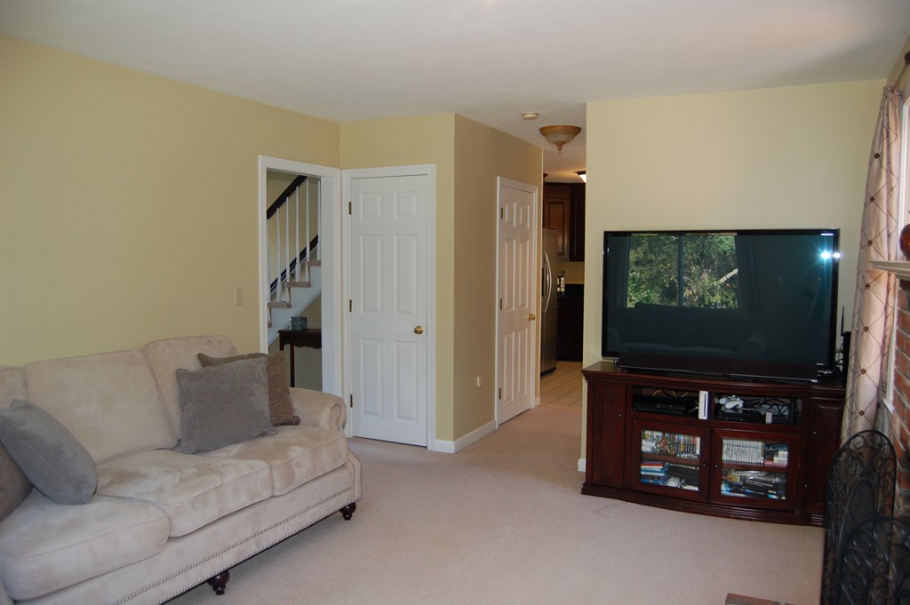 17 Riverside Road Franklin, MA 02038 - Photo 13 of 30 Gallery Image 13