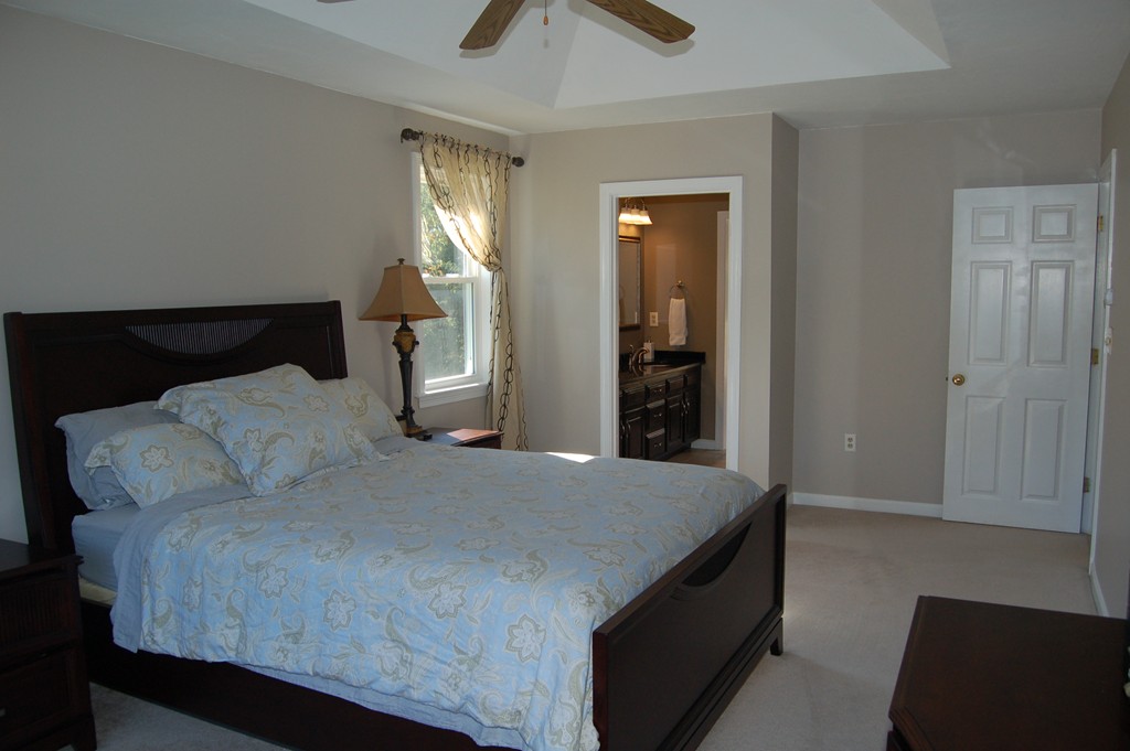 17 Riverside Road Franklin, MA 02038 - Photo 18 of 30 Gallery Image 18