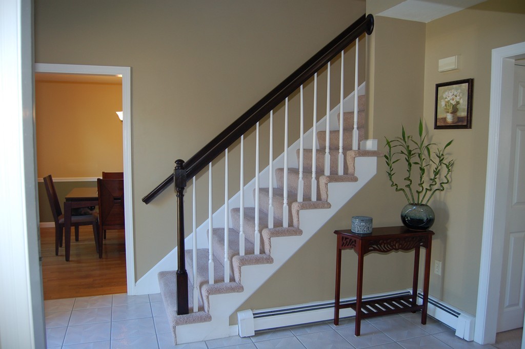 17 Riverside Road Franklin, MA 02038 - Photo 3 of 30 Gallery Image 3