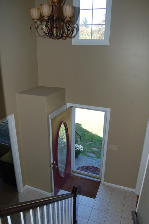 17 Riverside Road Franklin, MA 02038 - Photo 4 of 30 Gallery Image 4