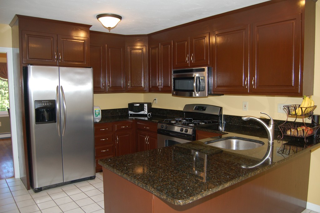 17 Riverside Road Franklin, MA 02038 - Photo 5 of 30 Gallery Image 5