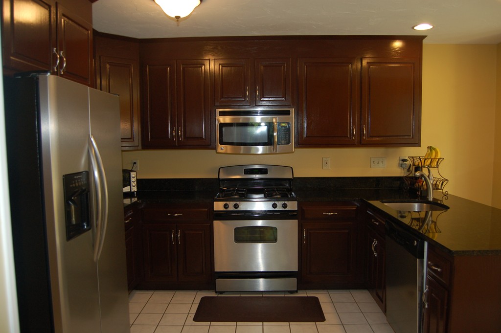 17 Riverside Road Franklin, MA 02038 - Photo 7 of 30 Gallery Image 7