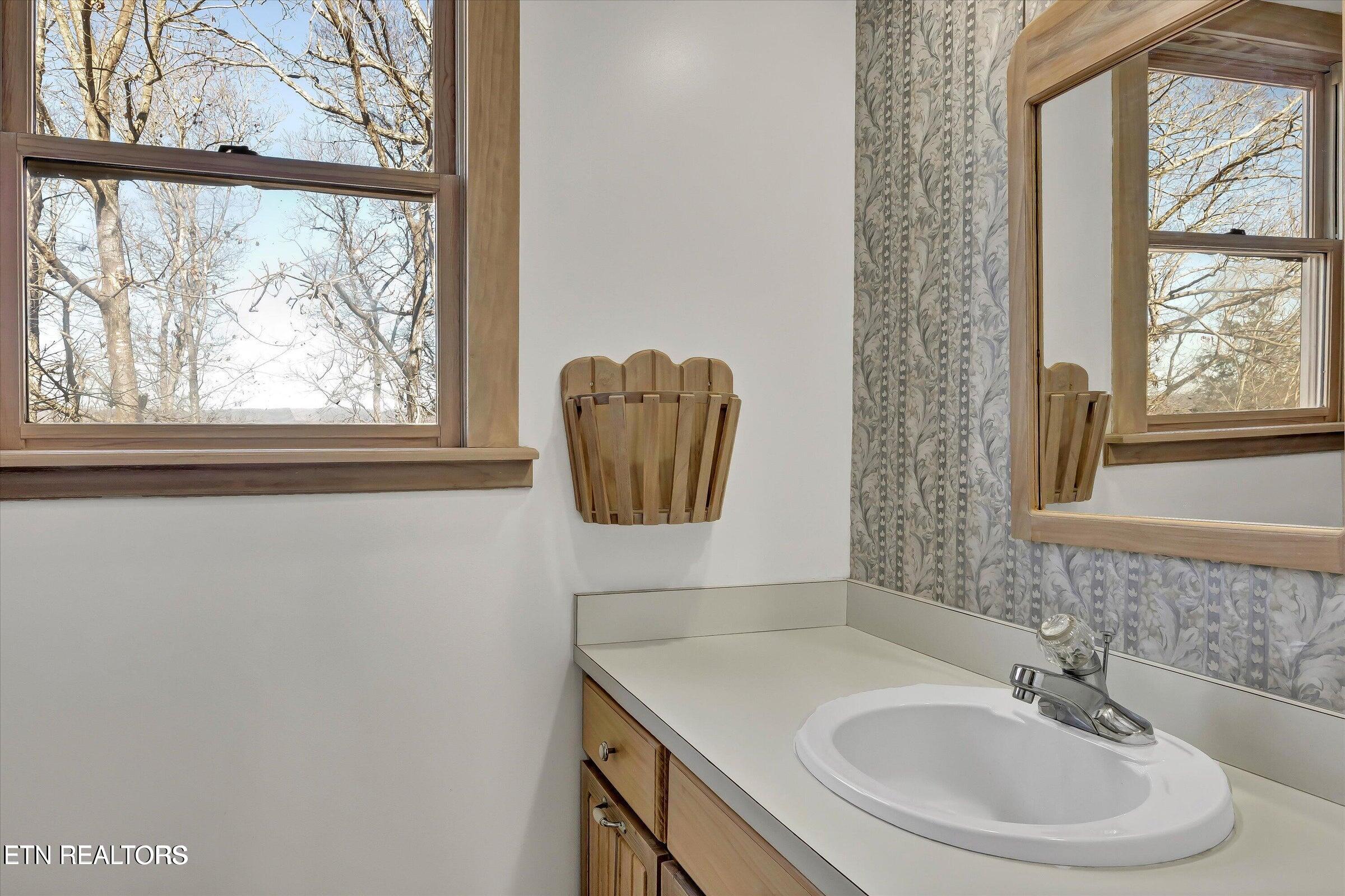 422 Crosby Drive Bean Station, TN 37708 - Photo 14 of 45 GUEST HALF BATH