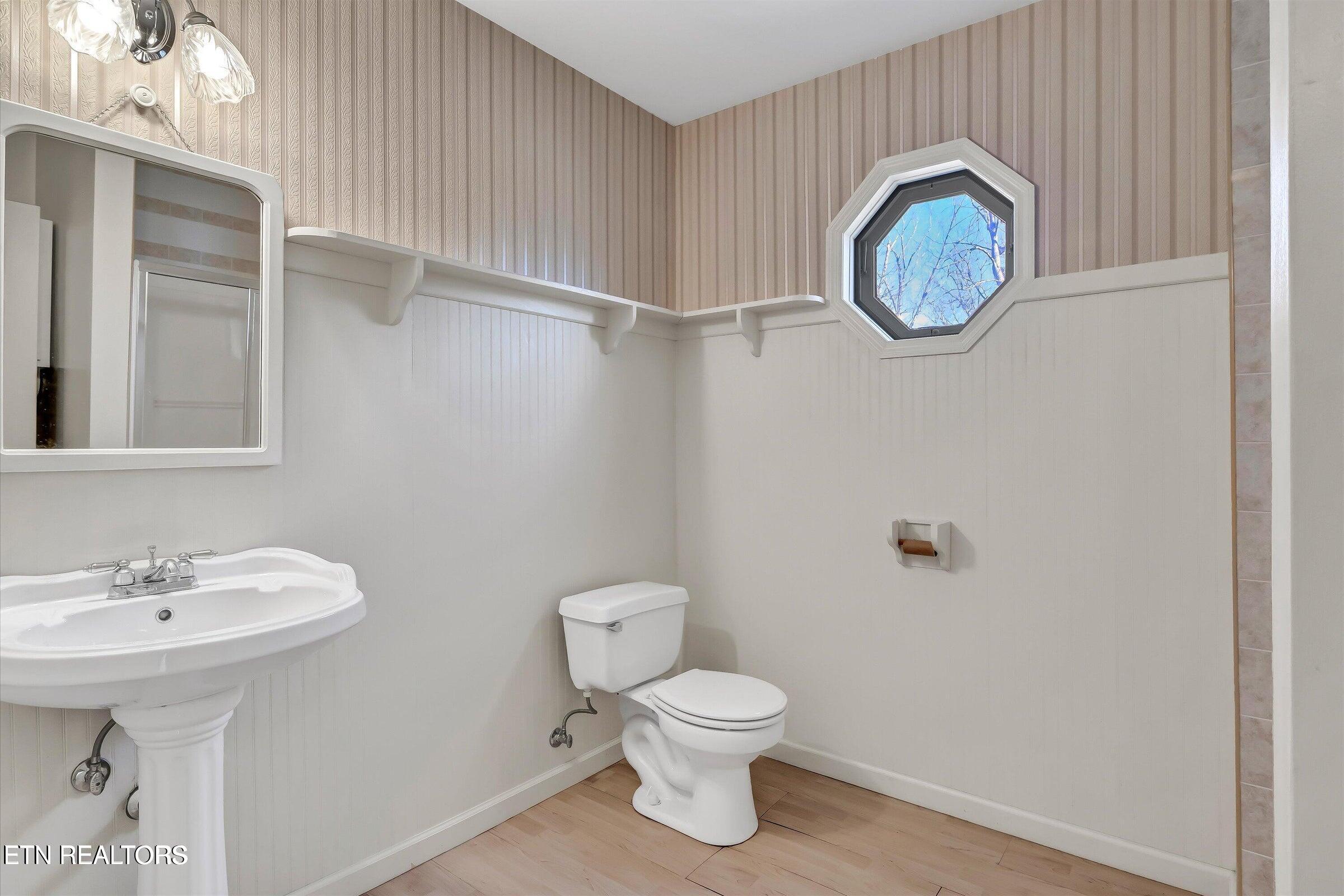 422 Crosby Drive Bean Station, TN 37708 - Photo 31 of 45 GROUND LEVEL BATH