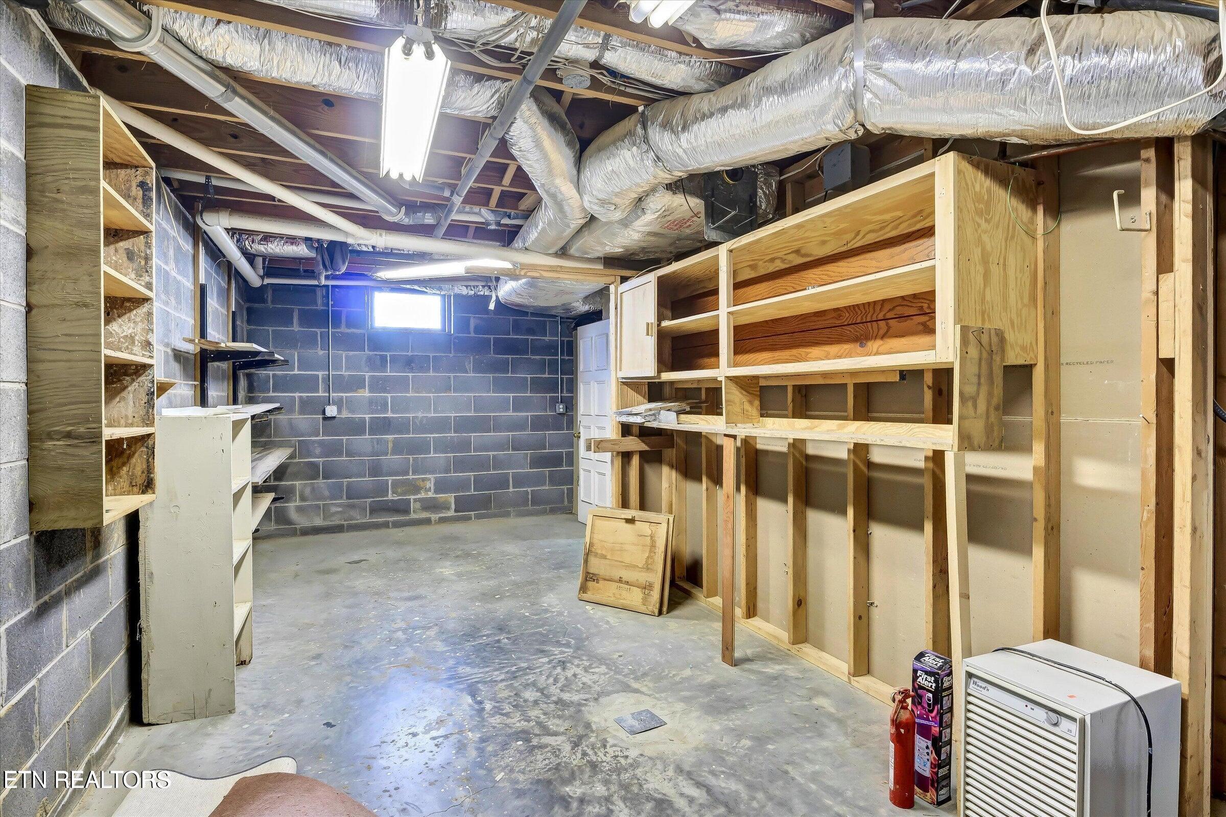 422 Crosby Drive Bean Station, TN 37708 - Photo 33 of 45 BASEMENT WORKSHOP