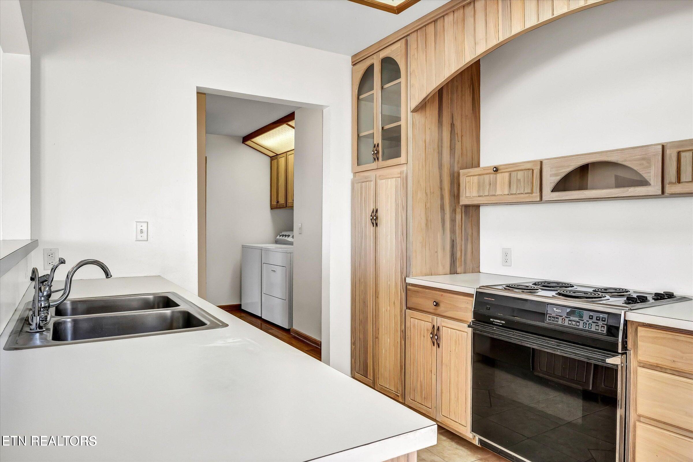 422 Crosby Drive Bean Station, TN 37708 - Photo 10 of 45 KITCHEN LAUNDRY