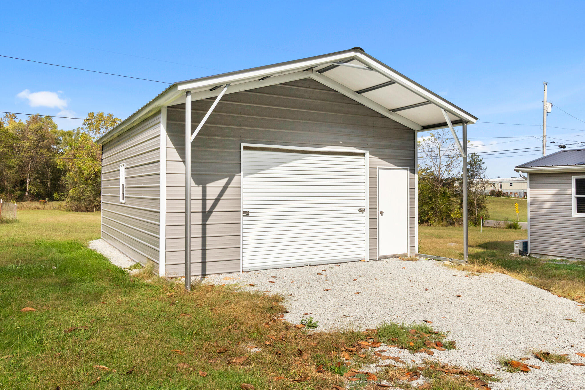 132 Burkett Chapel Road Decatur, TN 37322 - Photo 2 of 28 1C