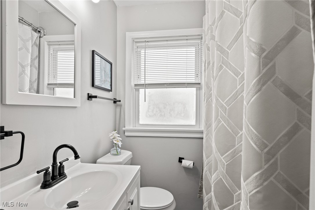 1623 Overbrook Road Cleveland, OH 44124 - Photo 27 of 38