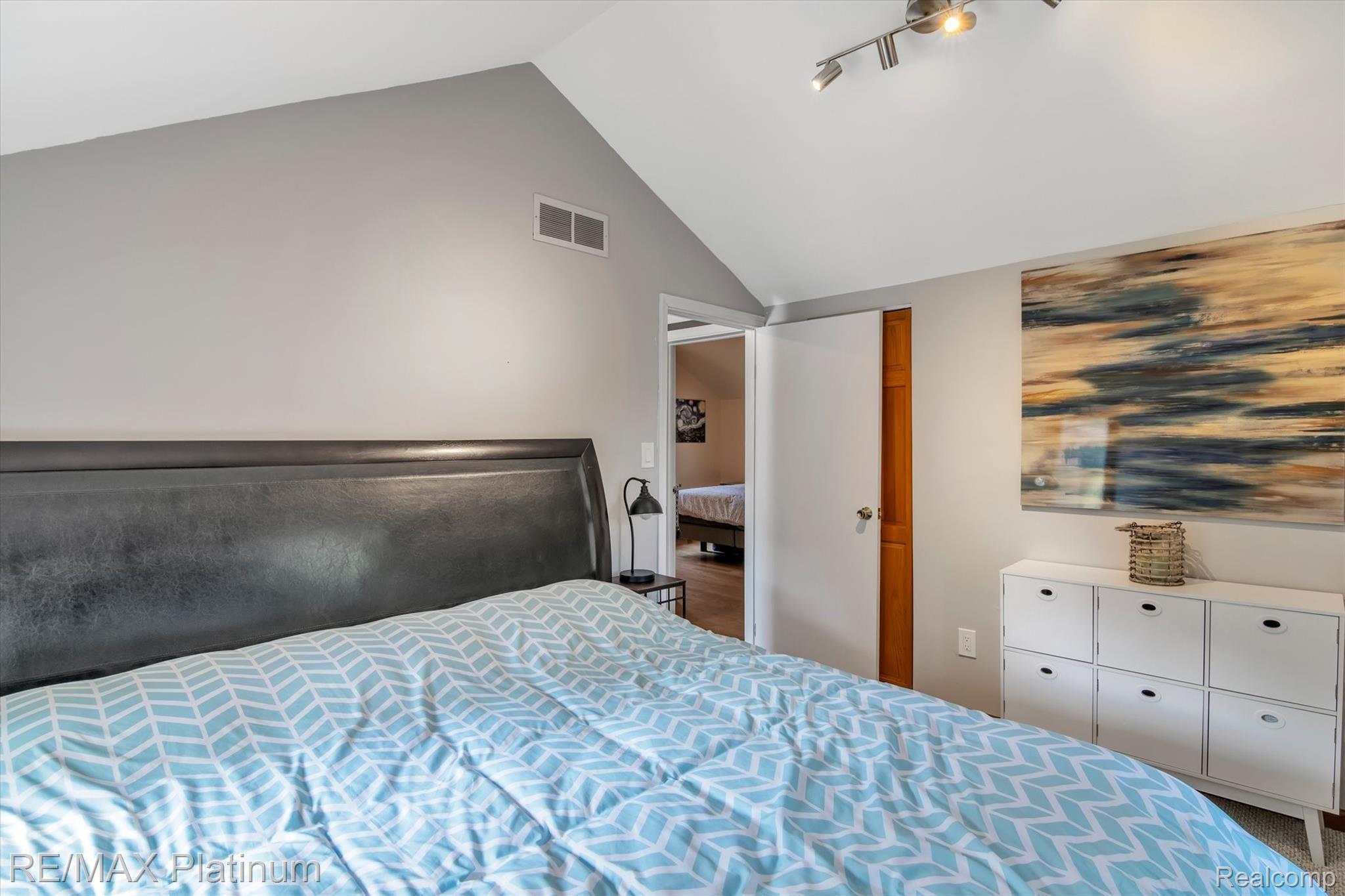 1546 Maxfield Lake Road Hartland, MI 48353 - Photo 14 of 27 17-1546 Maxfield Lake Rd-Windowstill Real Estate Photography-17.jpg