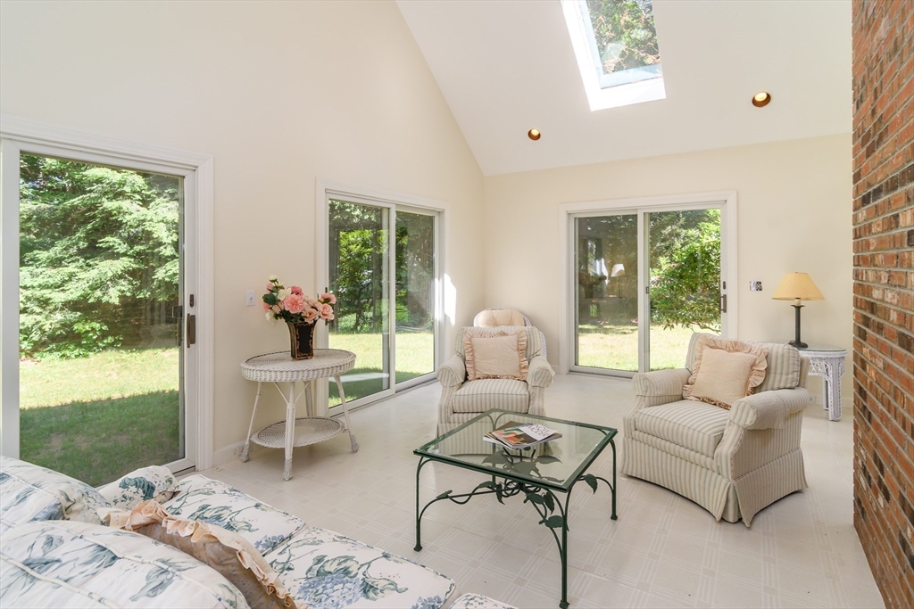 41 Phillips Road Sudbury, MA 01776 - Photo 6 of 29