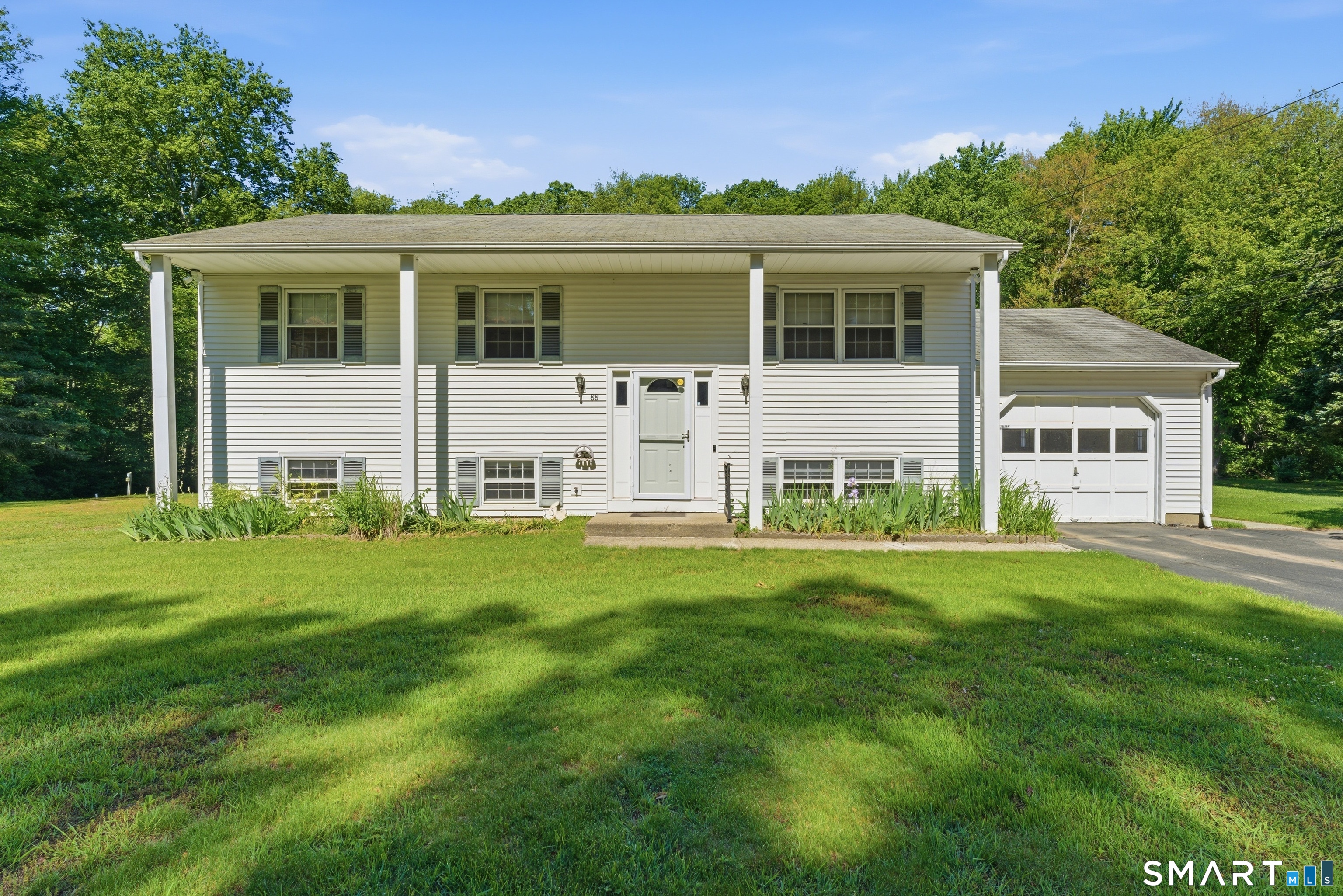 88 Spithead Road Waterford, CT 06385 - Photo 3 of 35