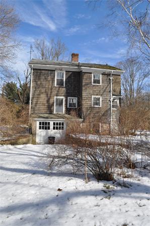 21 Harris Street Amherst, MA 01002 - Photo 4 of 27 Gallery Image 4