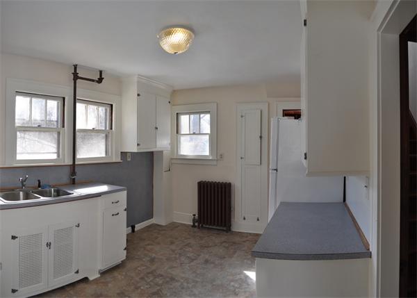 21 Harris Street Amherst, MA 01002 - Photo 8 of 27 Gallery Image 8