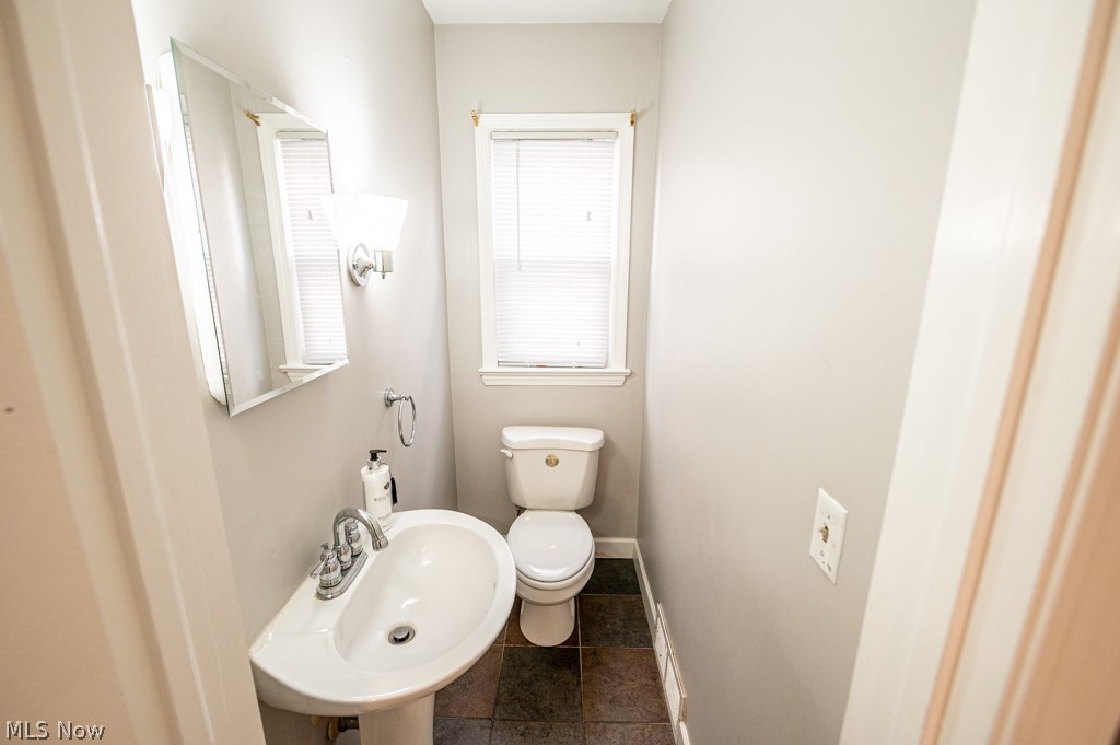 2443 White Road Cleveland, OH 44118 - Photo 16 of 35 Gallery Image 16