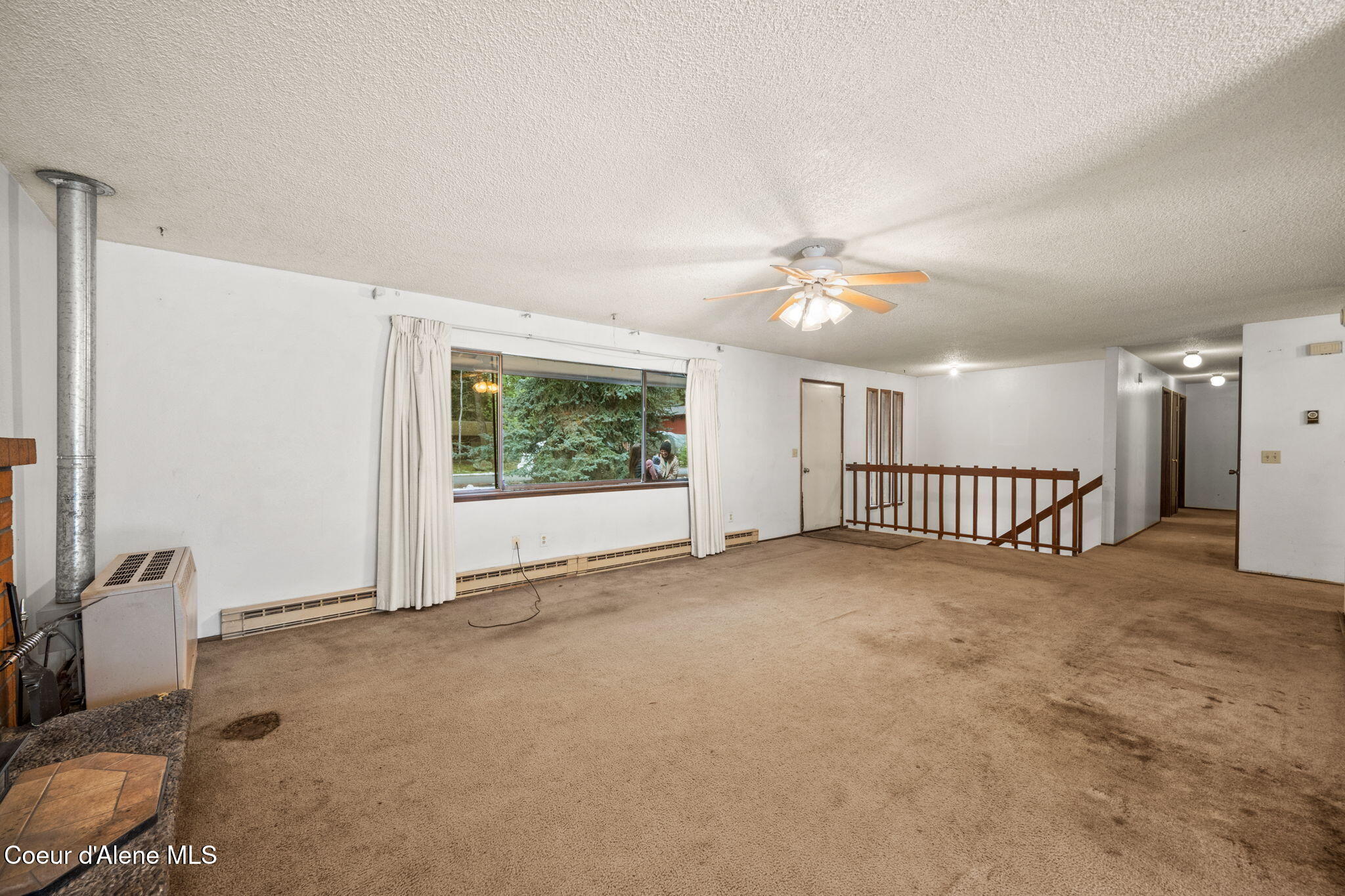 11951 North Pinetree Road Hayden, ID 83835 - Photo 17 of 62 Living Room