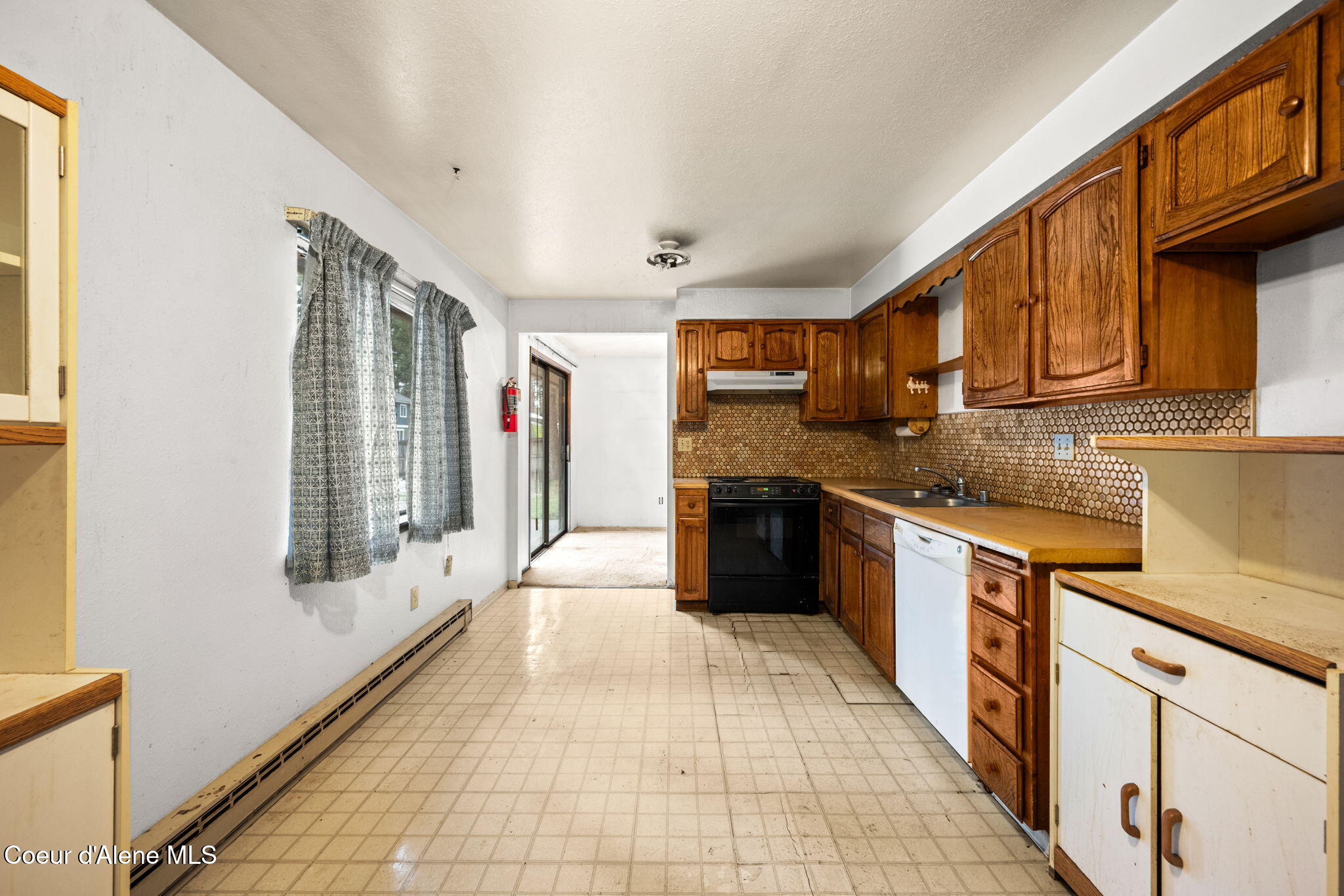 11951 North Pinetree Road Hayden, ID 83835 - Photo 23 of 62 Kitchen