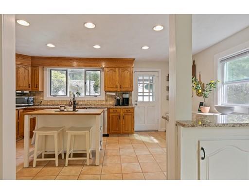 51 Lindenwood Road Stoneham, MA 02180 - Photo 13 of 35 Gallery Image 13