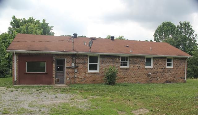 1074 Black Road Cunningham, TN 37052 - Photo 14 of 16