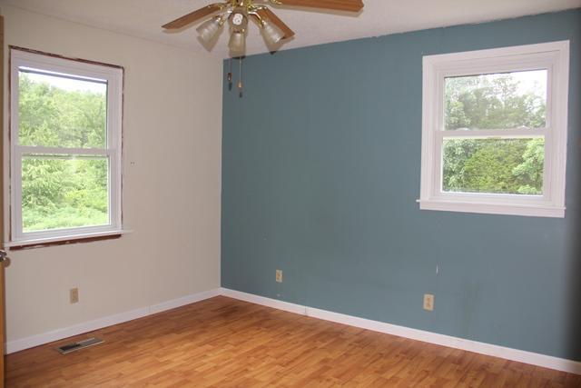 1074 Black Road Cunningham, TN 37052 - Photo 5 of 16