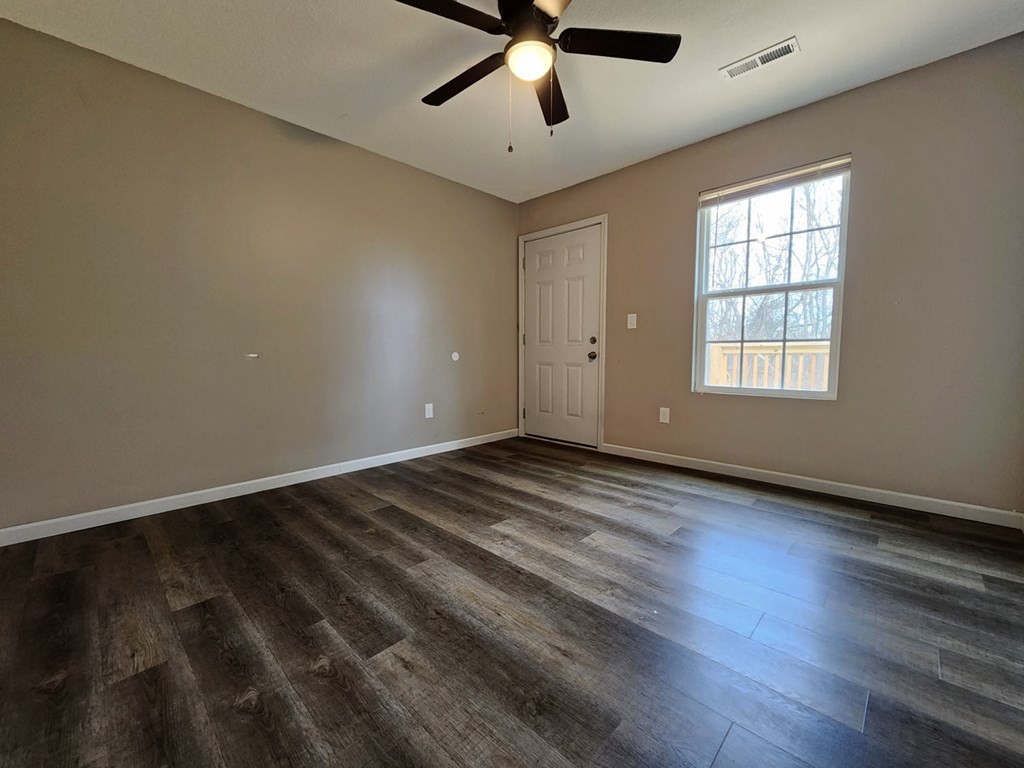 522526 County Line Road Dandridge, TN 37725 - Photo 8 of 18