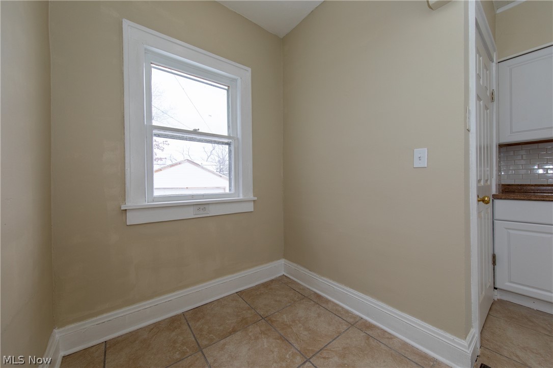 3349 Sylvanhurst Road Cleveland Heights, OH 44112 - Photo 7 of 21