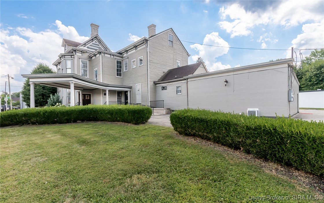 1217 East Spring Street New Albany, IN 47150 - Photo 3 of 95