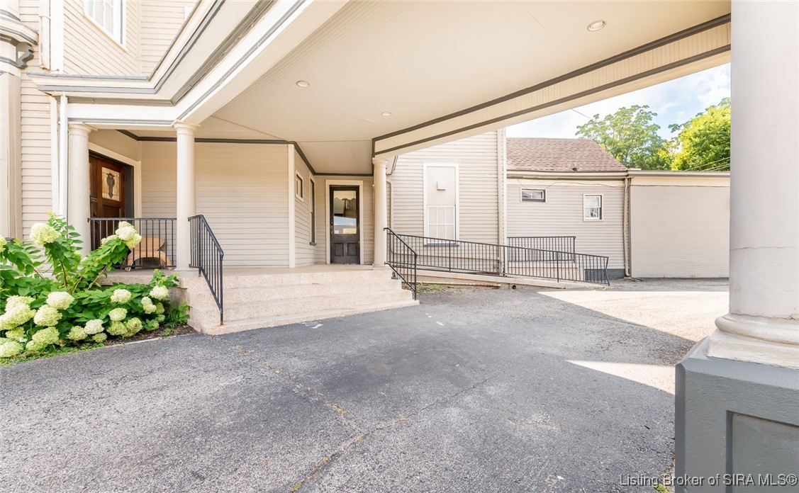 1217 East Spring Street New Albany, IN 47150 - Photo 10 of 95