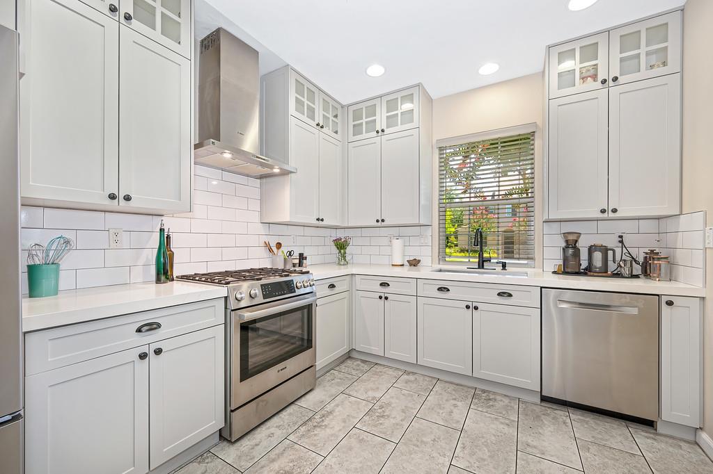 6137 RolkingHam Lane Orangevale, CA 95662 - Photo 2 of 41 Gallery Image 2