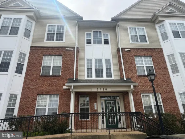 $459,500 | 6480 Cheyenne Drive, Unit 304, Alexandria, VA 22312