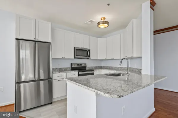 $459,500 | 6480 Cheyenne Drive, Unit 304, Alexandria, VA 22312
