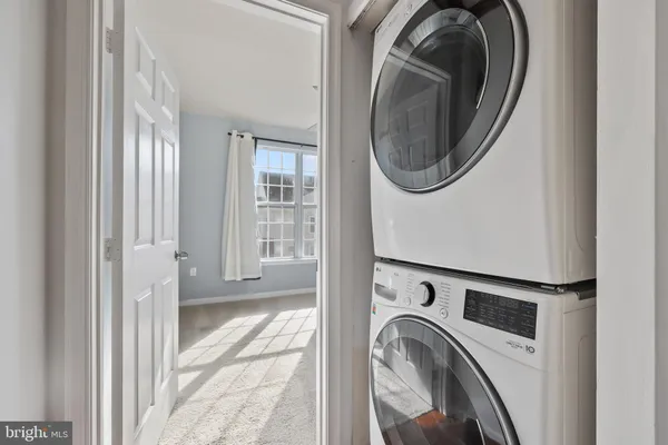 $459,500 | 6480 Cheyenne Drive, Unit 304, Alexandria, VA 22312